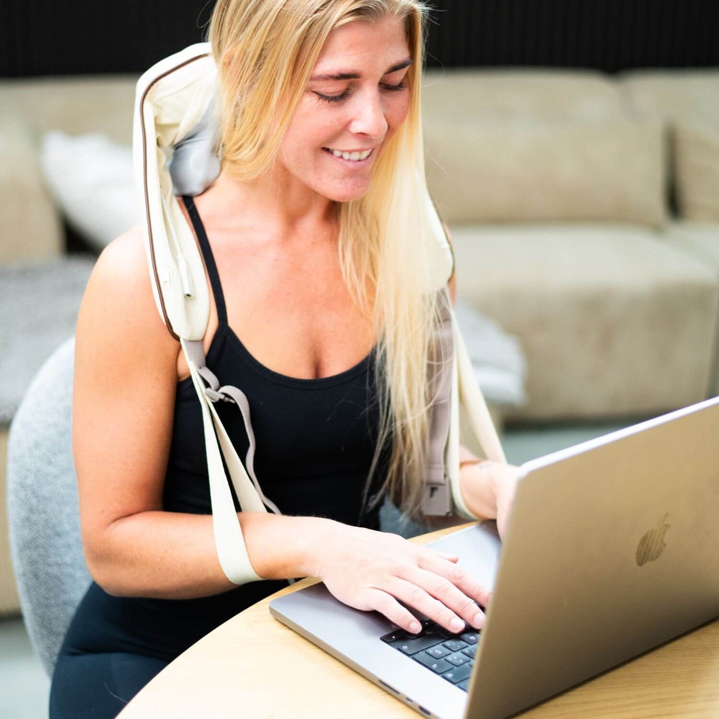 ReliefPro Nakkemassasjeapparat - Slipp stress og spenninger i nakken på få minutter